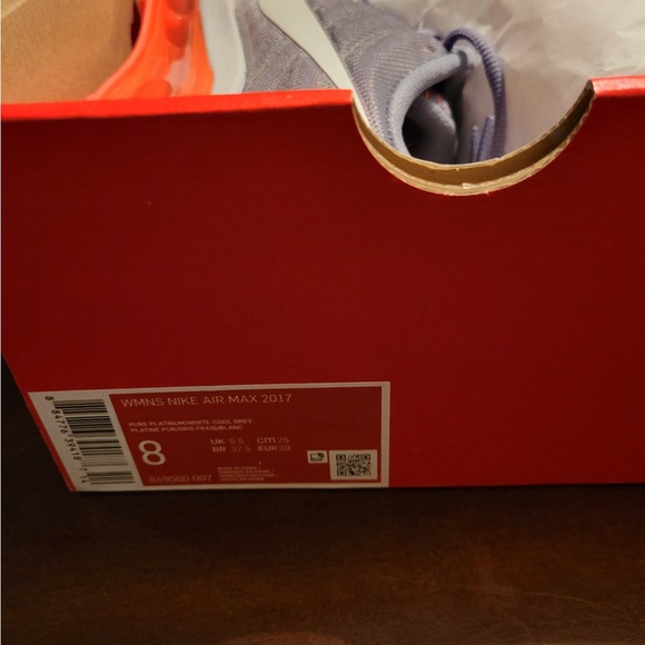 WMNS NIKE AIR MAX 2017 Size 8 BRAND NEW NEVER WORN - Picture 9 of 9